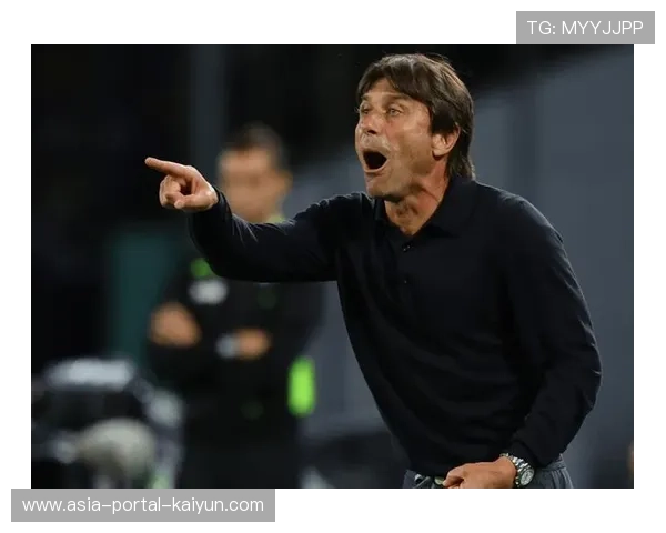 孔蒂抗议VAR判罚染红，那不勒斯教练席失控场面混乱